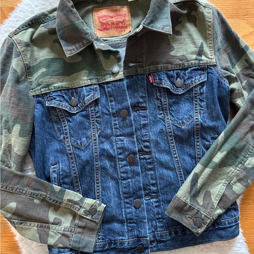 Levi's Camo Sleeve Denim Trucker Jacket - Blue & Green